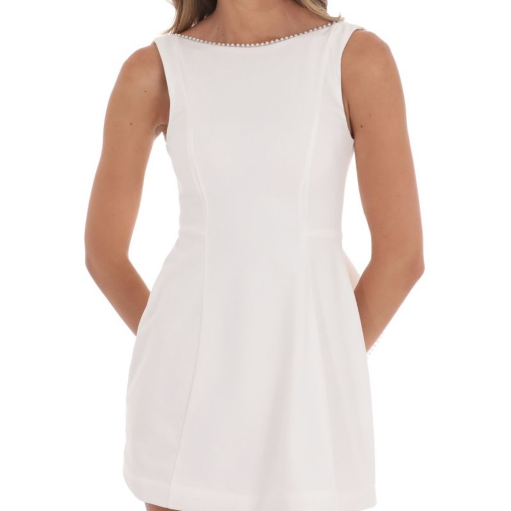 Lucy in the Sky Attachable Pearl Fishtail Dress in White